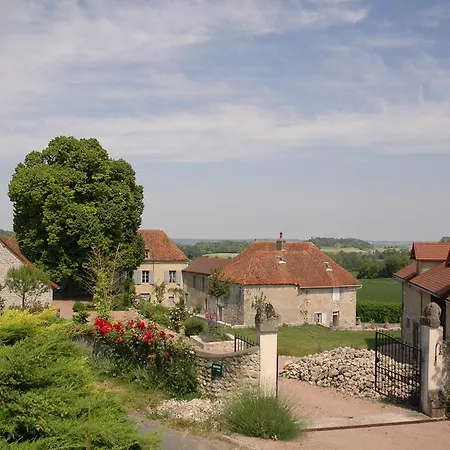 Vakantiehuis Le Manoir De Presle - Gite Montaigu-le-Blin
